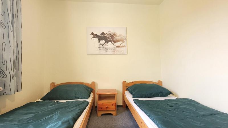 Twin Room with Private Bathroom image 4