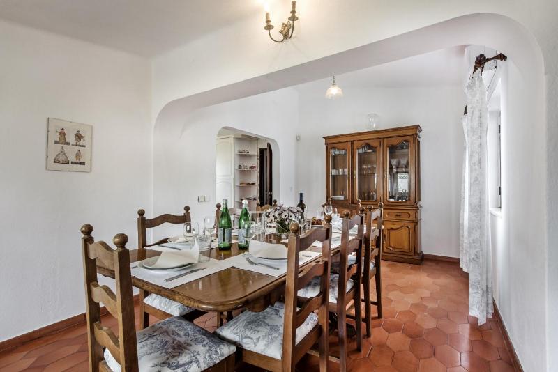 4 Bed Villa Pool & Tennis Court in Carvoeiro - image 18