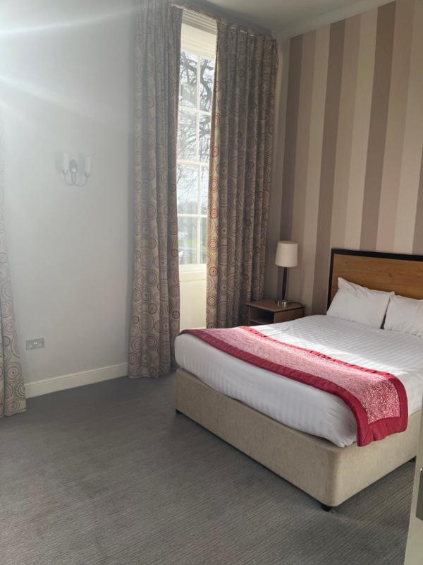 Double Room image 4