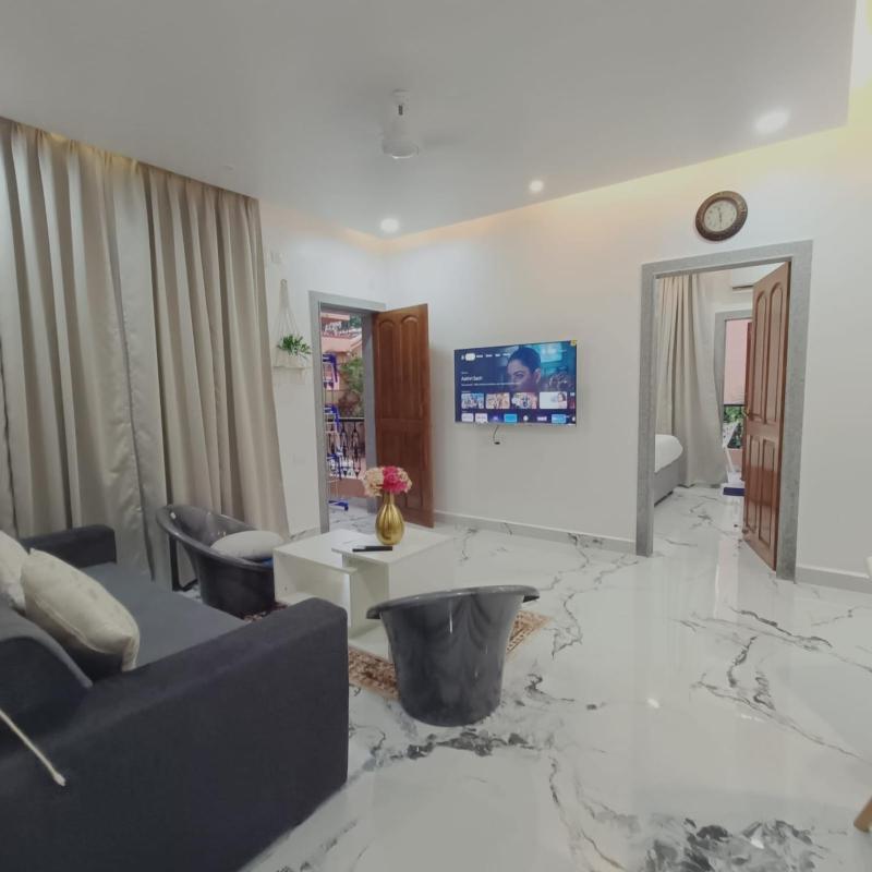 STAY & EXPLORE - Luxury Pool view 1 BHK with bathtub near Calangute Baga Beach - image 9