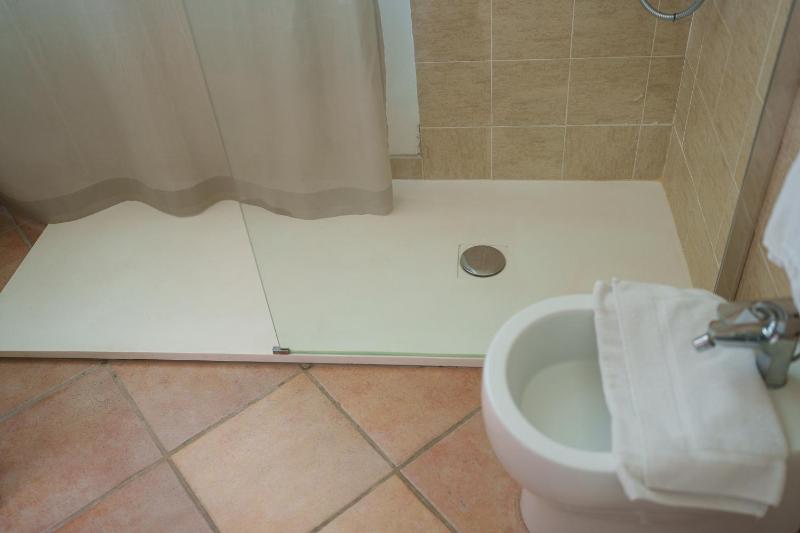 Standard Double or Twin Room image 4