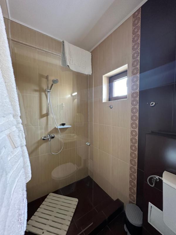 Twin Room image 3