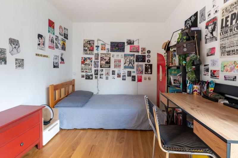 Modern 2BD Apartment w BalconyMénilmontant - image 9