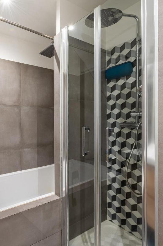 Modern 2BD Apartment w BalconyMénilmontant - image 12