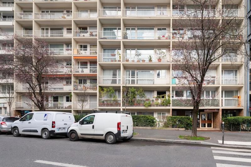 Modern 2BD Apartment w BalconyMénilmontant - image 14