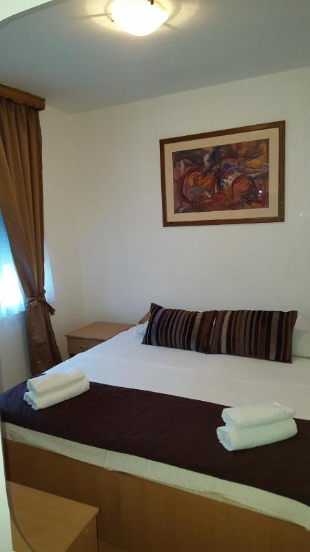 Comfort Single Room image 4