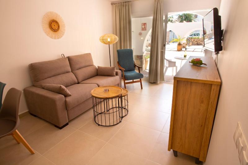 One-Bedroom Apartment image 3