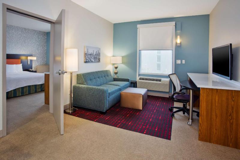 Queen Suite - Mobility Access/Non-Smoking image 4