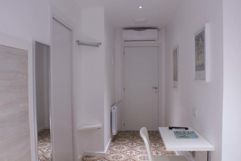 Single Room - Disability Access with Private Bathroom image 3