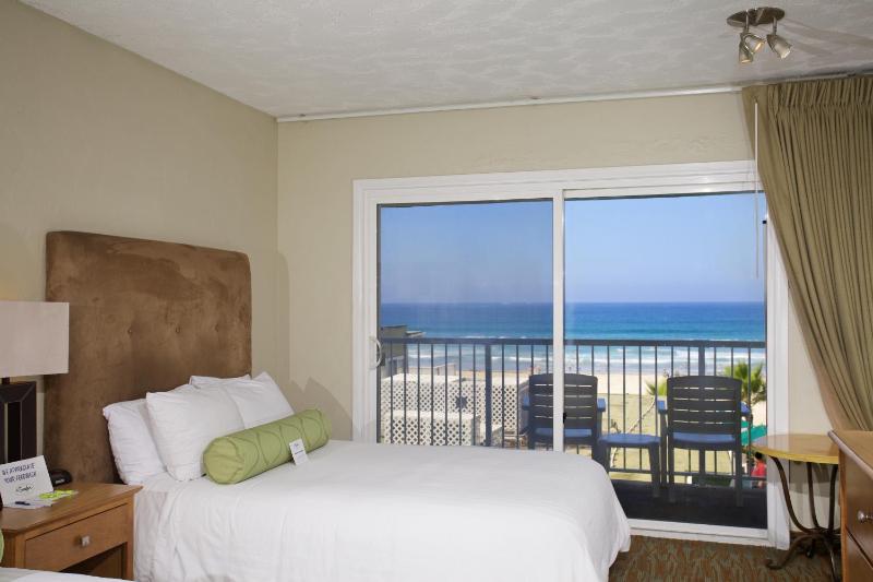 King Room with Ocean View image 3