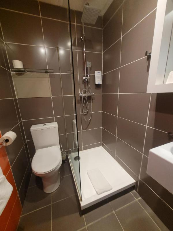 Comfort Triple Room with 1 Double bed and 1 Single bed image 4
