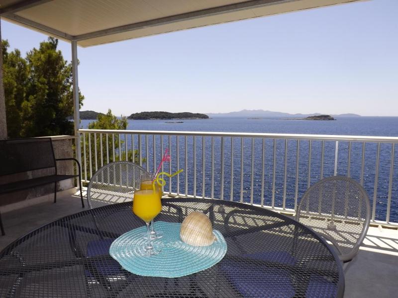 Two-Bedroom Apartment with Terrace and Sea View image 3