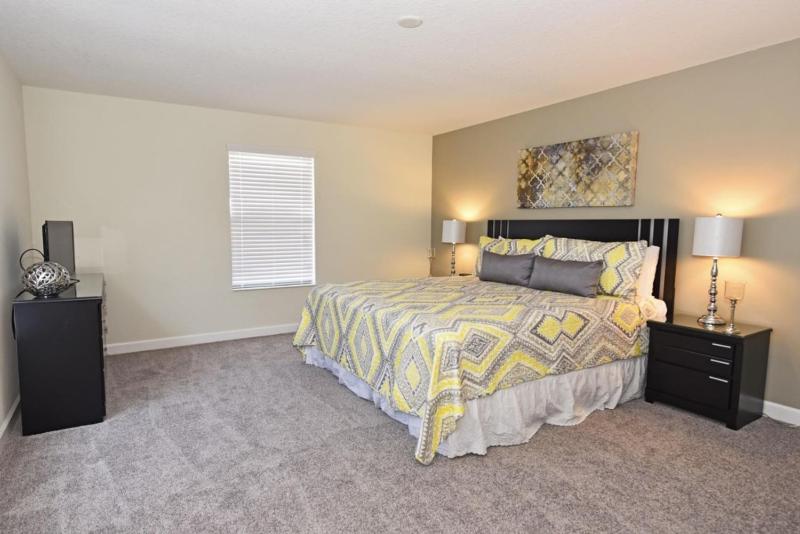 Spacious 5 Bed Pool Home with Game Room home - image 9