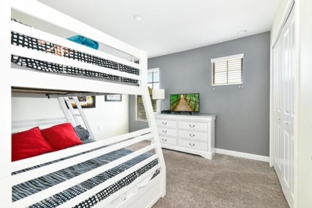 Spacious 5 Bed Pool Home with Game Room home - image 35