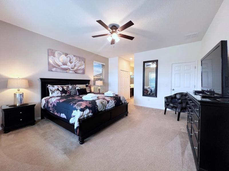Cozy Family Friendly Pool Home with Game Room home - image 40