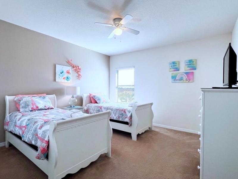 Cozy Family Friendly Pool Home with Game Room home - image 16