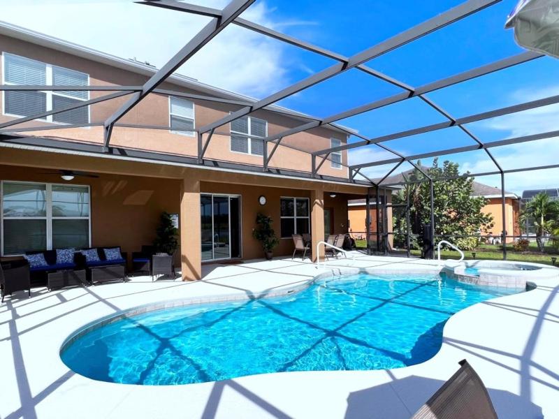 Cozy Family Friendly Pool Home with Game Room home - image 21