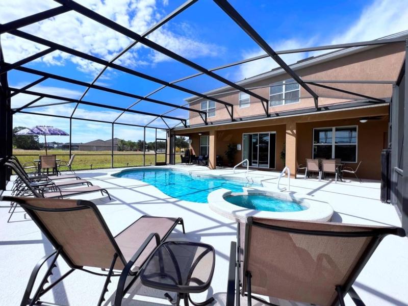 Cozy Family Friendly Pool Home with Game Room home - image 37