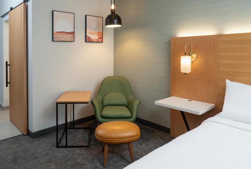 King Room image 4
