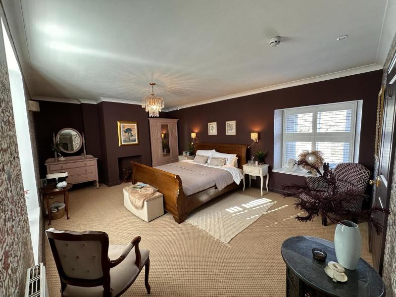 Deluxe Double Room with Castle View - Non Pet Friendly image 3