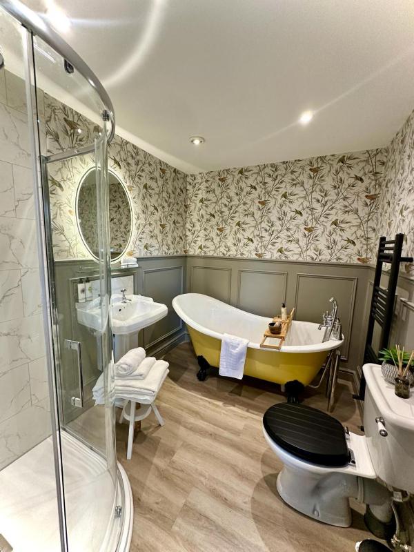 Deluxe Double Room with Castle View - Non Pet Friendly image 4