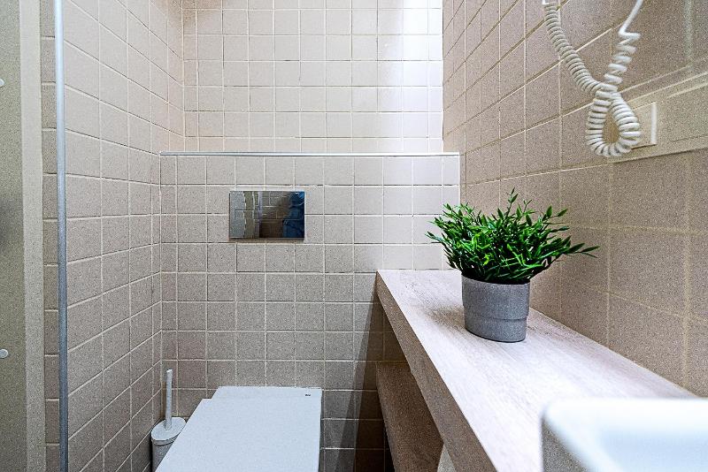 Two-bedroom Suite with Living Room, Kitchenette and Spa Access image 2