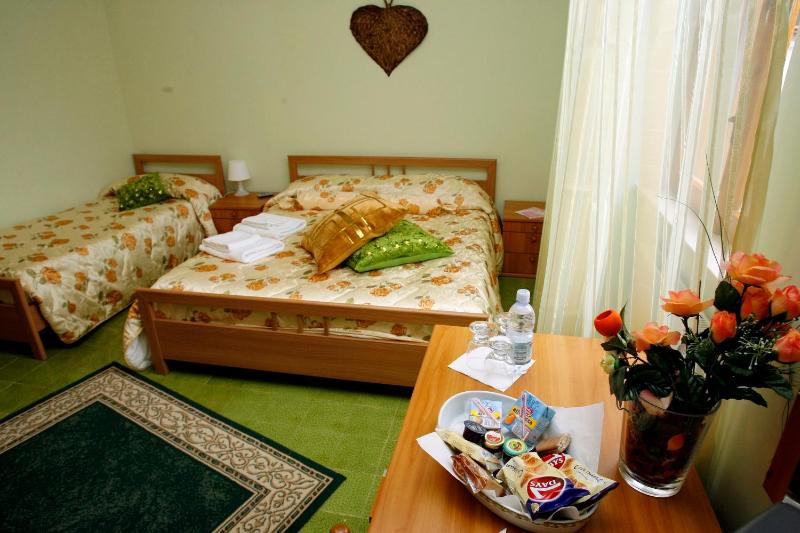 Triple Room image 4