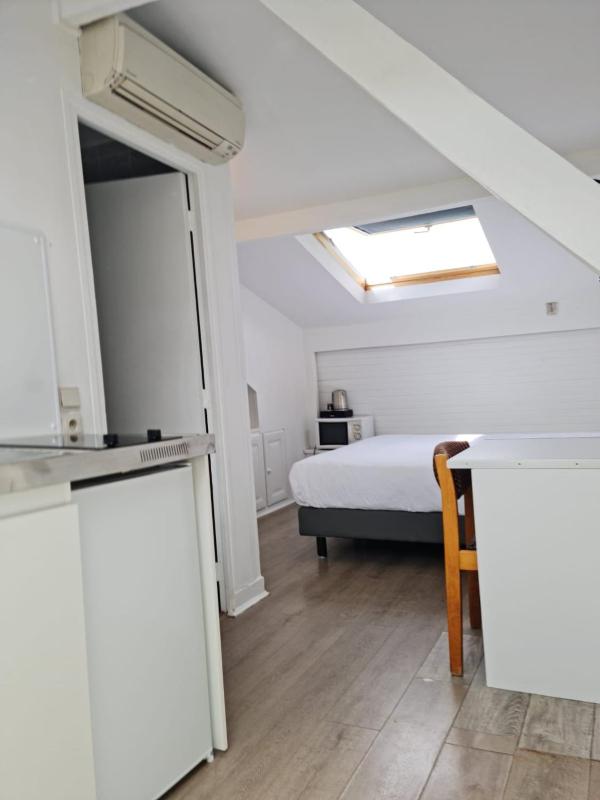 Standard Triple Studio image 4