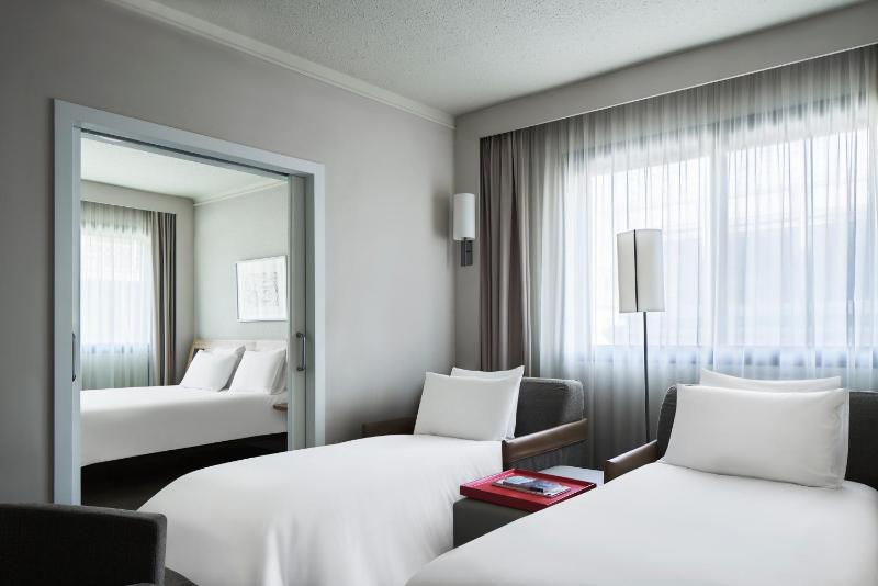 Executive Family Room - One double bed and One double sofa bed image 4