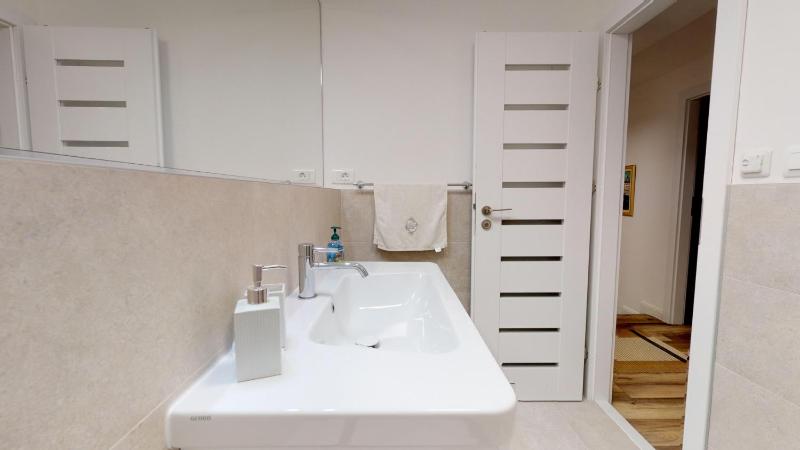17 Ljubav Place - image 12