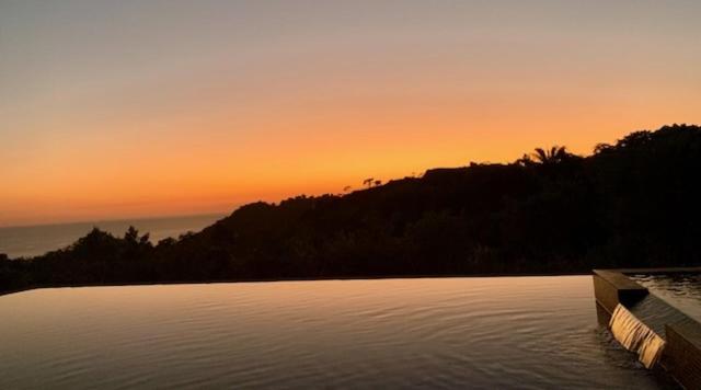 Prime Hermosa- Ocean View Villa with Infinity Pool - image 4