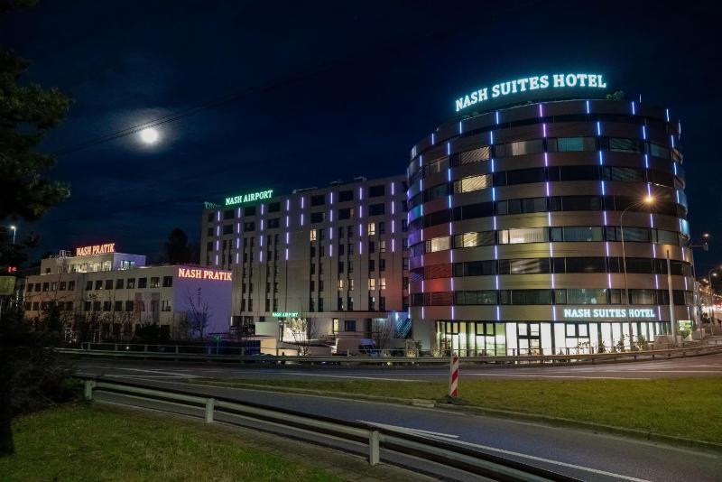 Nash Suites Airport Hotel - image 6