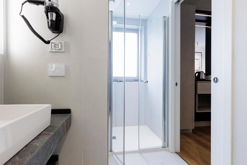 Double or Twin Room image 3