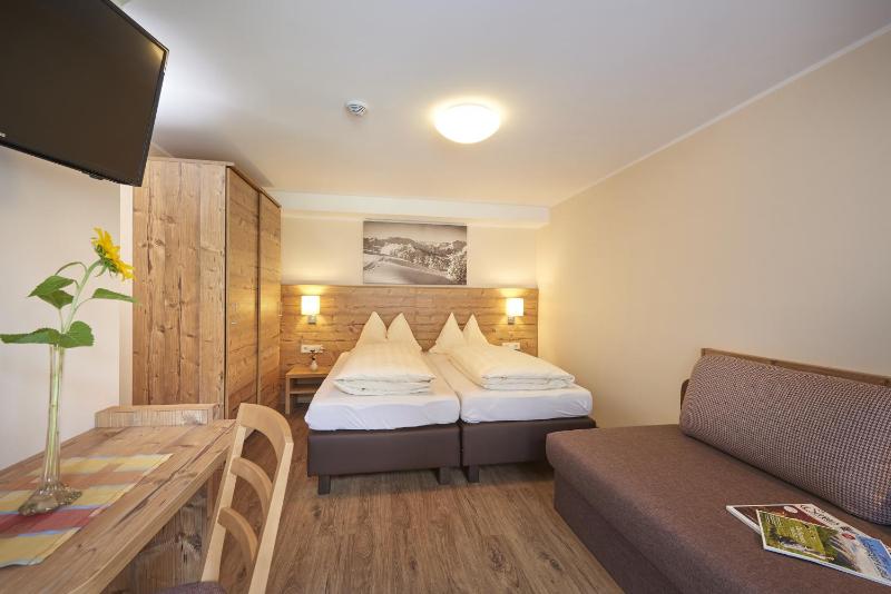 Triple Room with Balcony or Terrace image 4