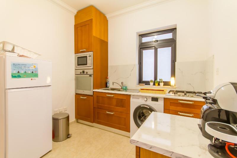 A Lovely Apart By The Sea Sliema - Happy Rentals - image 3
