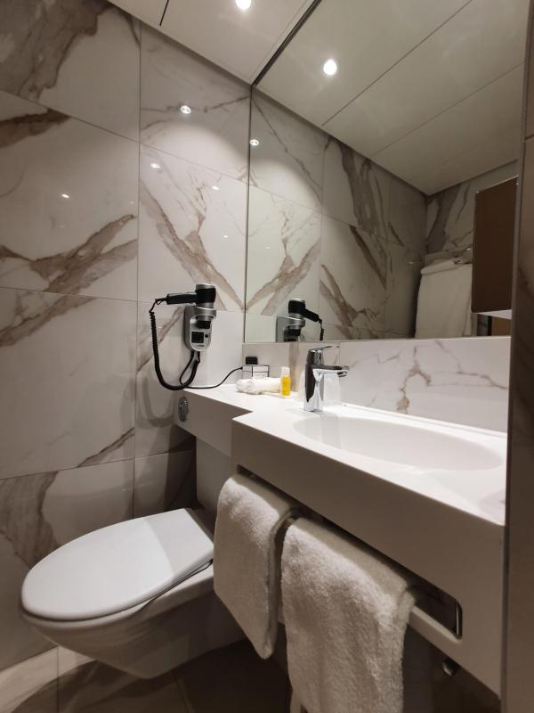 Double or Twin Room image 2