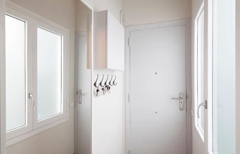 Studio Apartment image 3