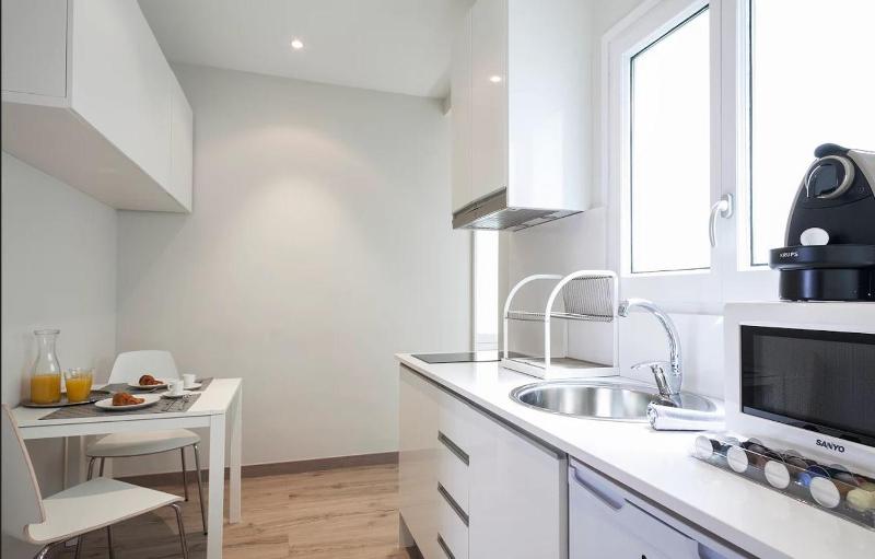 Studio Apartment image 4