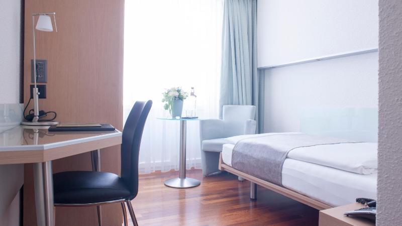 Small Single Room image 1