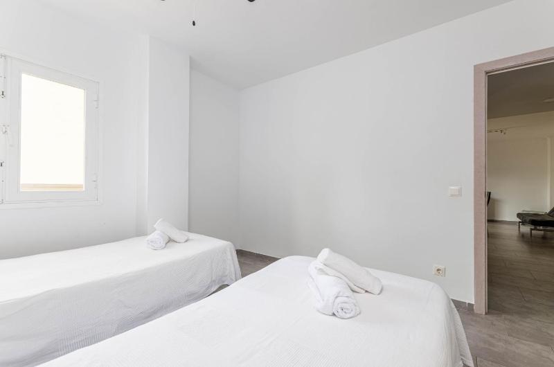 One-Bedroom Apartment image 4