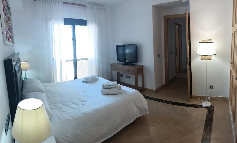Lovely apartment with pool & sea views - Marina Del Castillo 2129 - image 35