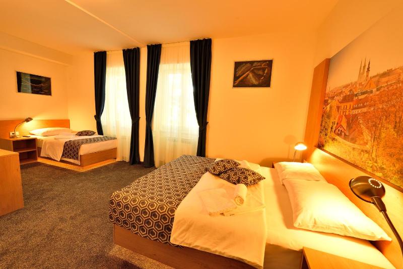 Family Double Room image 4