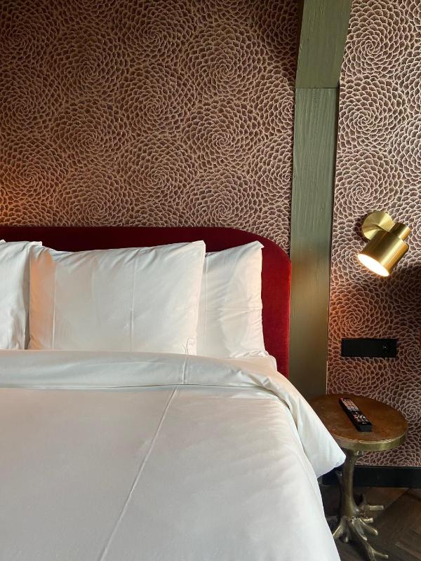 Small Double Room image 1