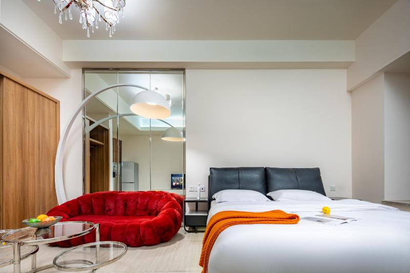 Orange Apartments - image 11