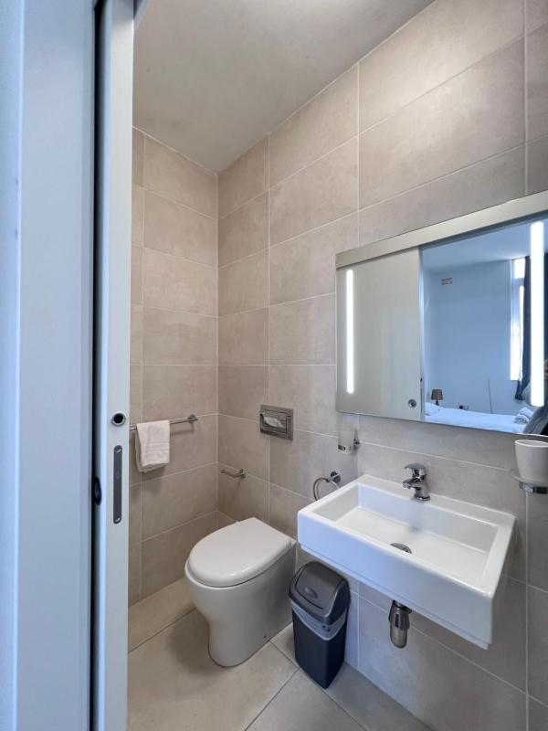 Sunshine Court Apartment No 3 - image 4