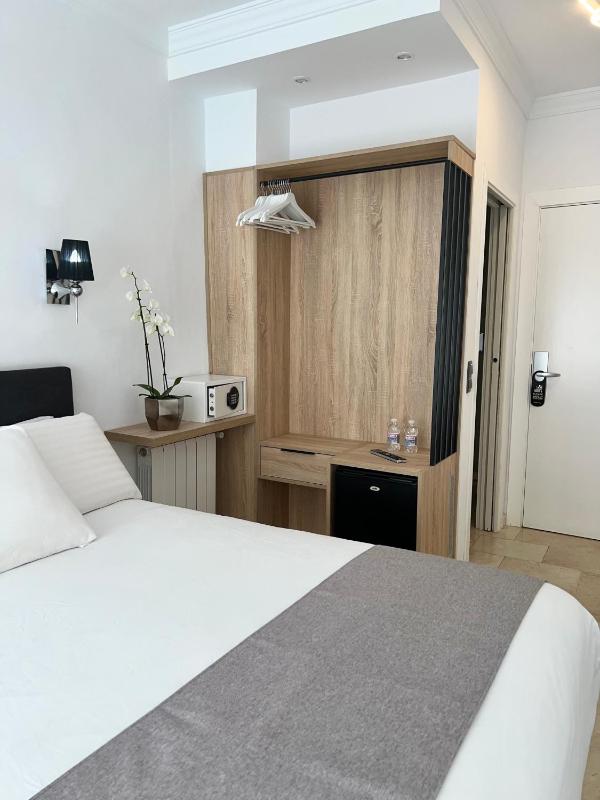 Single Room image 4