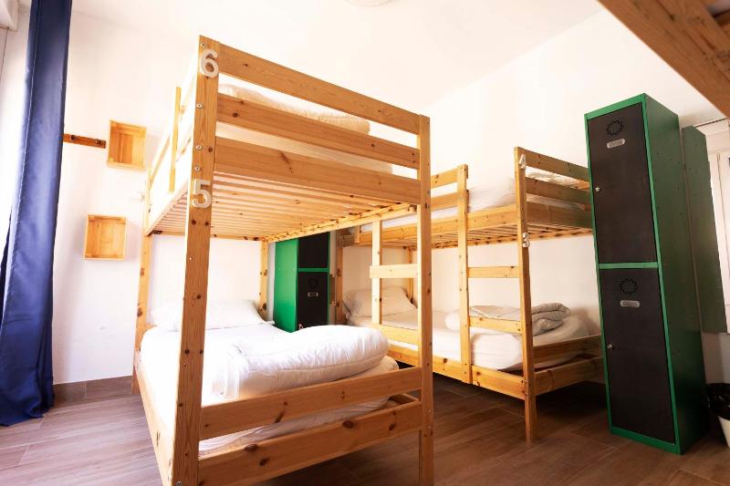 Green Hostel Oviedo - image 29