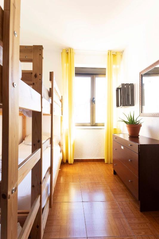 Green Hostel Oviedo - image 9
