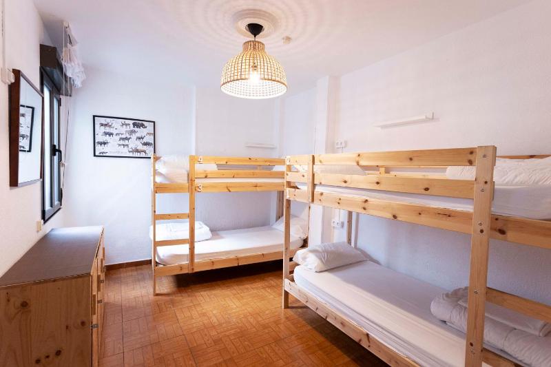Green Hostel Oviedo - image 21
