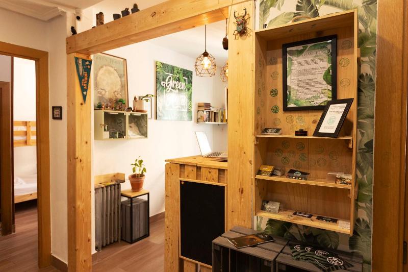 Green Hostel Oviedo - image 13